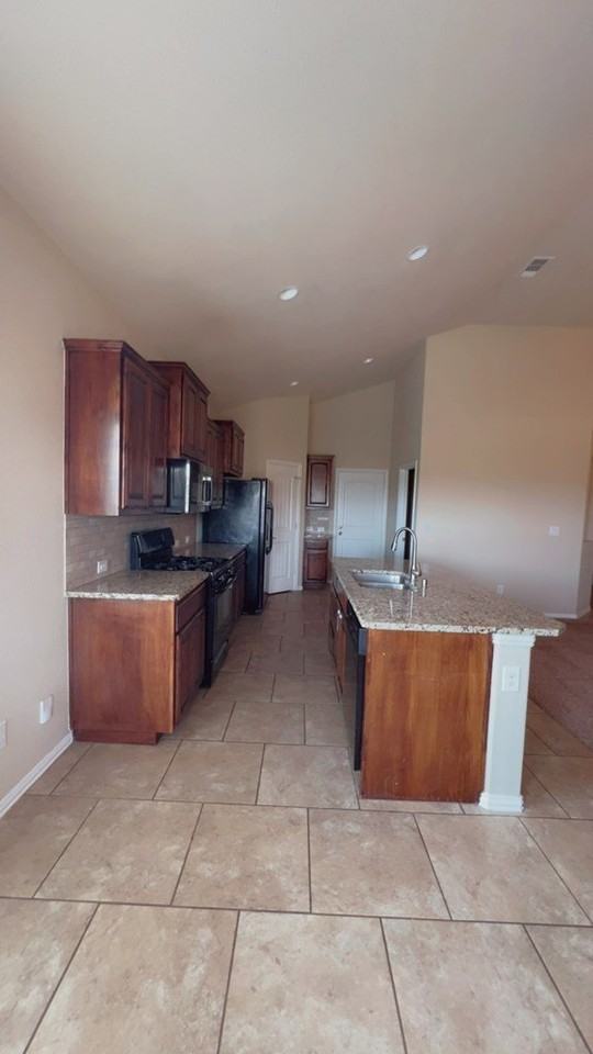 1110 Cerrillos Avenue - Photo 7 of 23