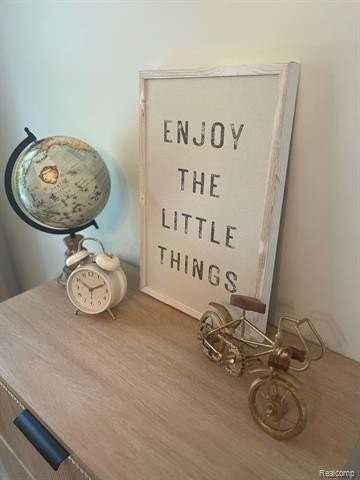 3338 Prairie Ave - Photo 4 of 19