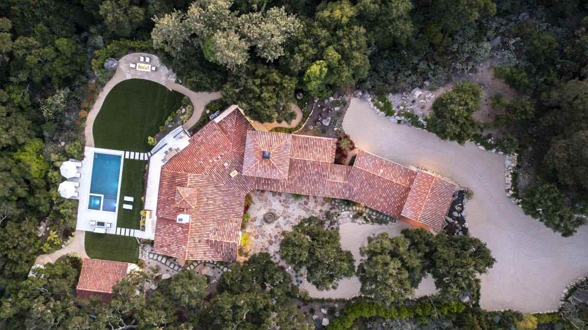 975 Knollwood Dr - Photo 4 of 32