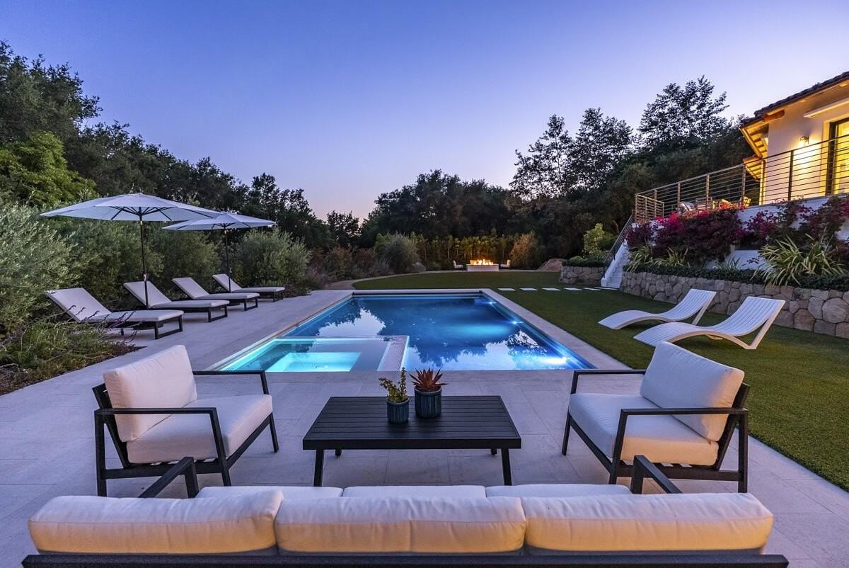 975 Knollwood Dr - Photo 5 of 32