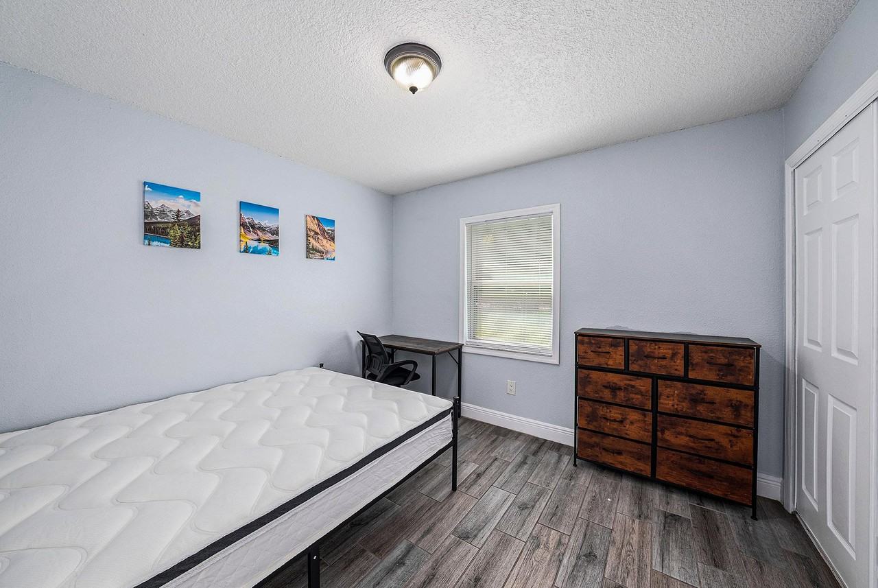 Maydell Dr - Photo 6 of 7