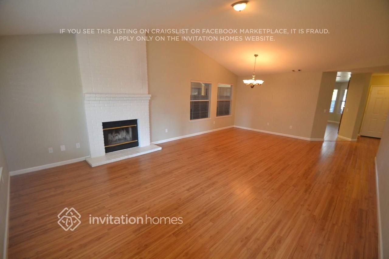 878 Cedar Canyon Cir - Photo 3 of 10