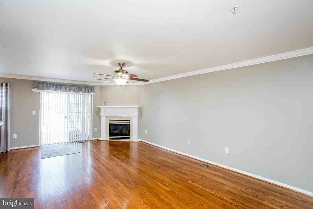 207 Hampshire Dr - Photo 3 of 28