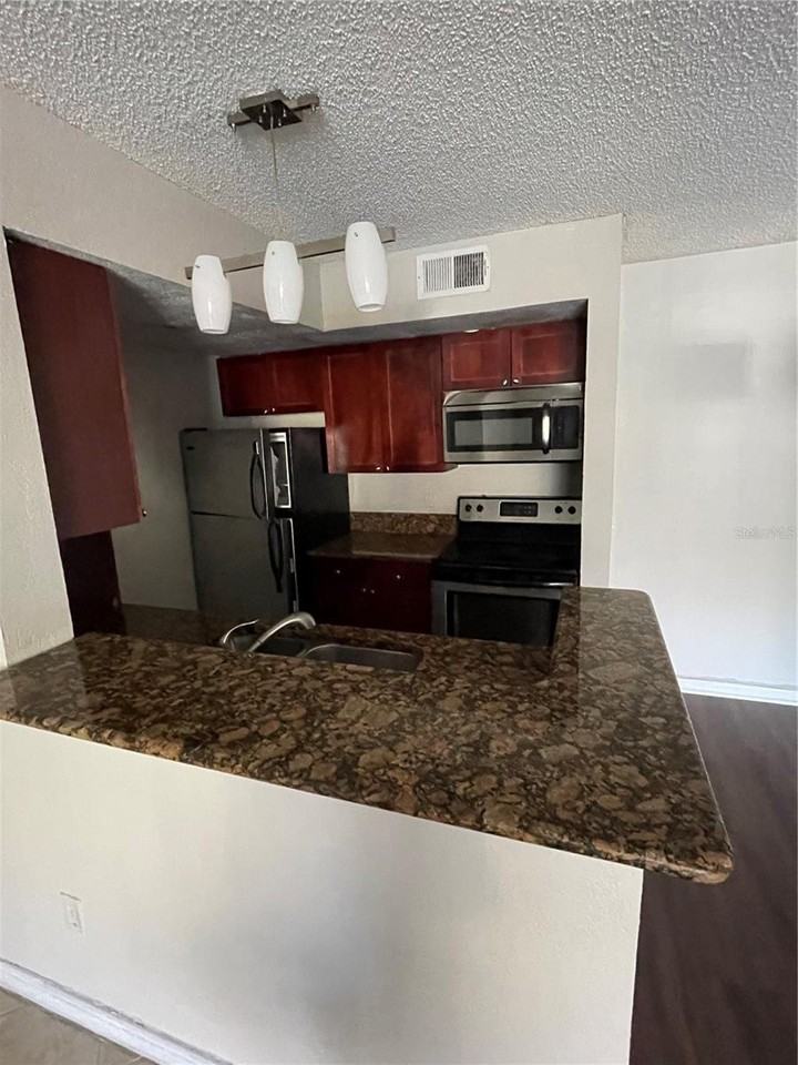 5148 Conroy Rd - Photo 5 of 18