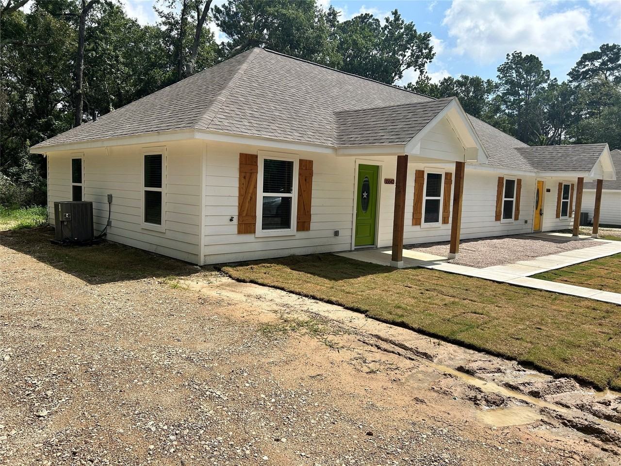 15542 Towerwood Dr - Photo 2 of 16