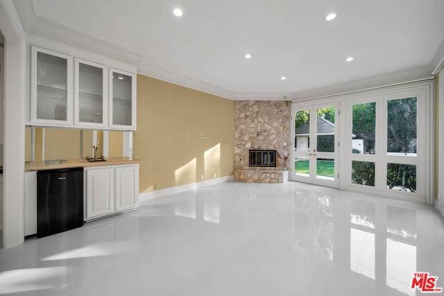 713 Foothill Rd - Photo 3 of 26