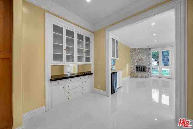 713 Foothill Rd - Photo 5 of 26