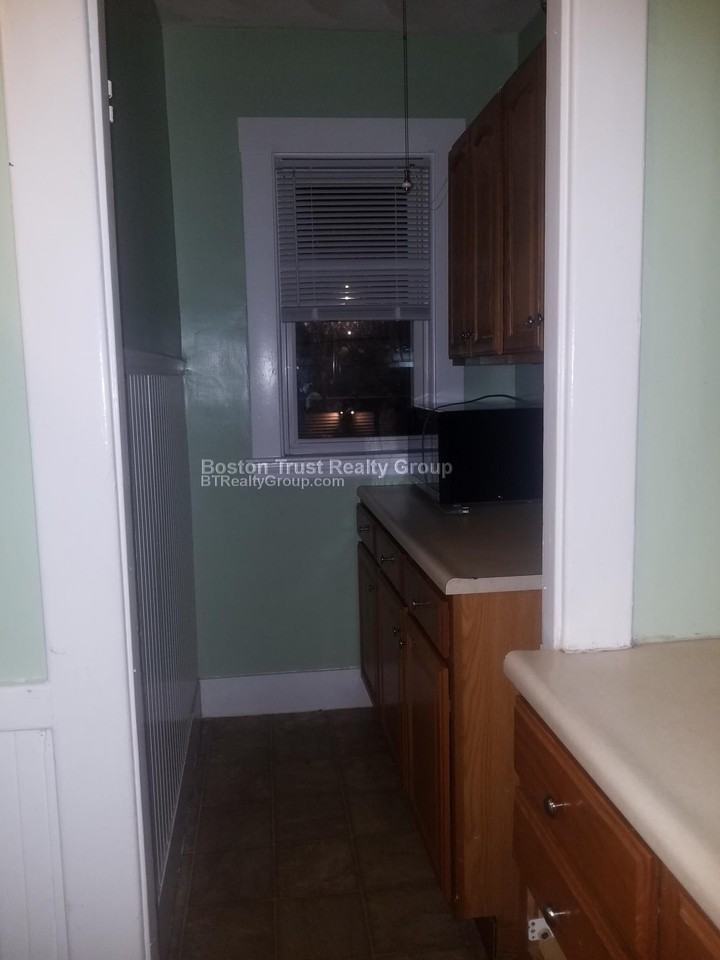 10 Emmet Ter #1 - Photo 5 of 11