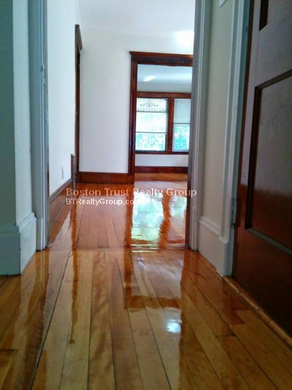 162 Beech St - Photo 3 of 4