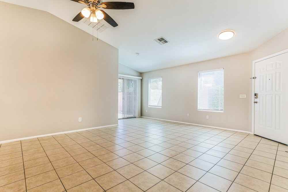 418 E Penny Ln - Photo 3 of 16