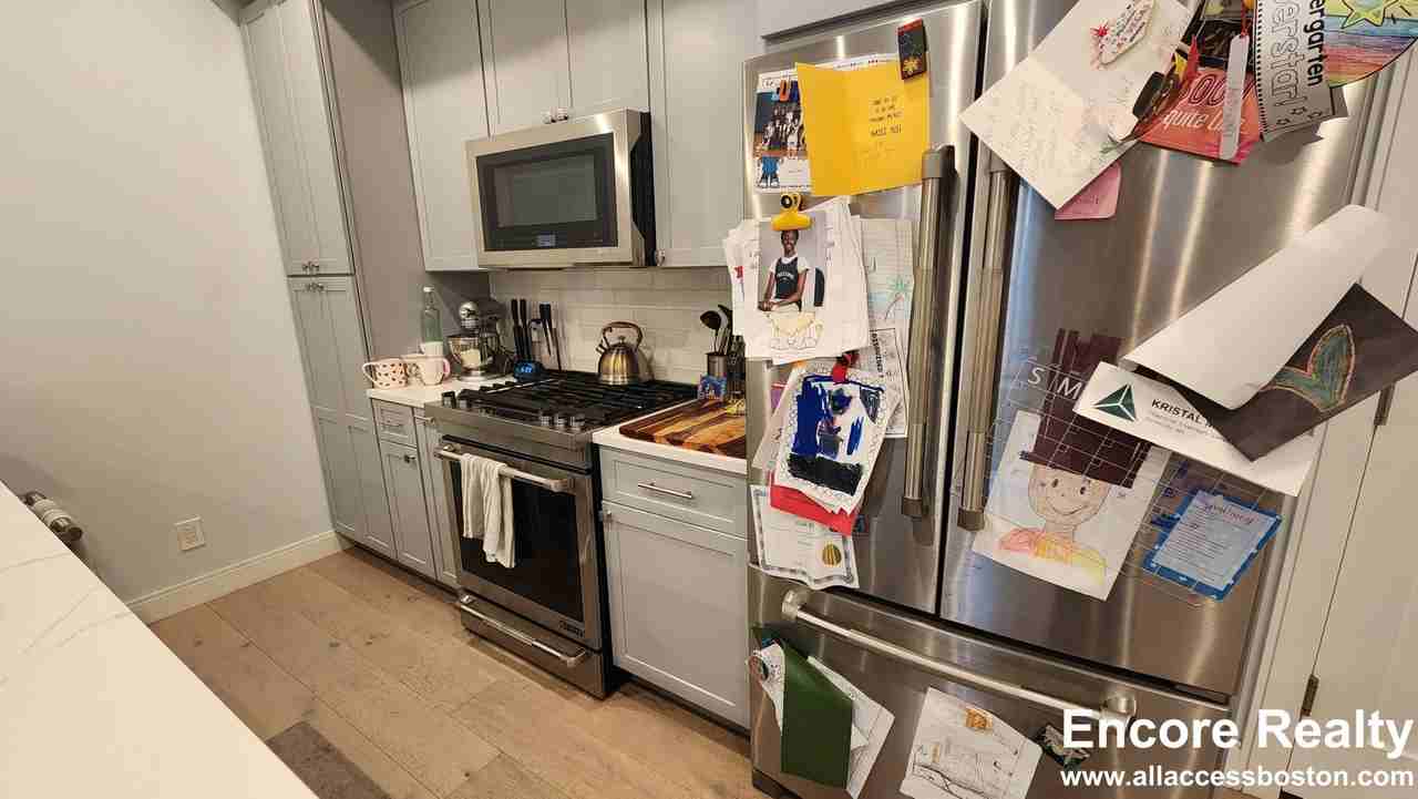 32 Cummins Hwy #2 - Photo 3 of 42