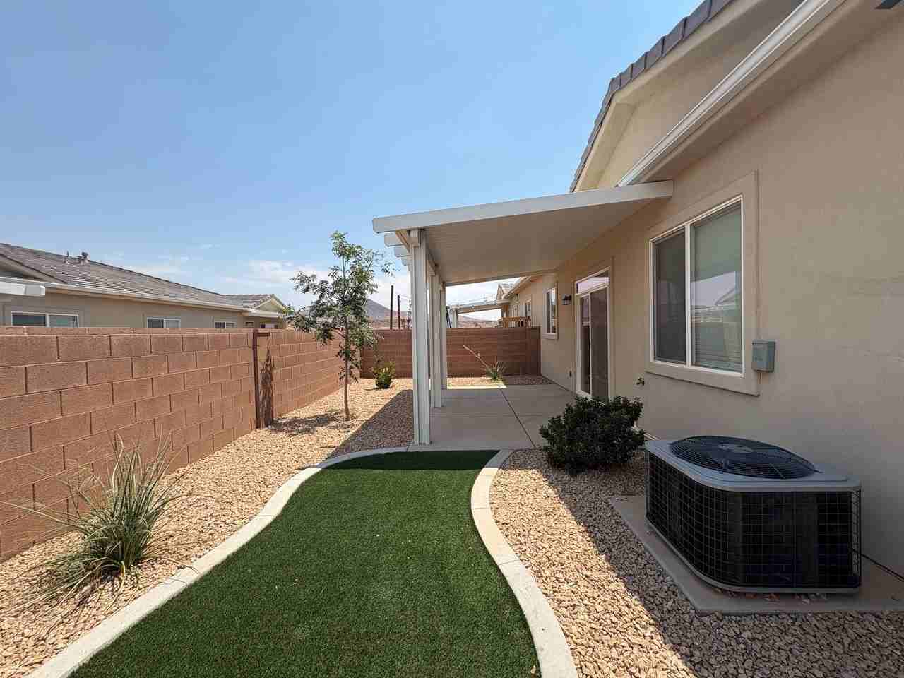 576 N 3085 W - Photo 2 of 14