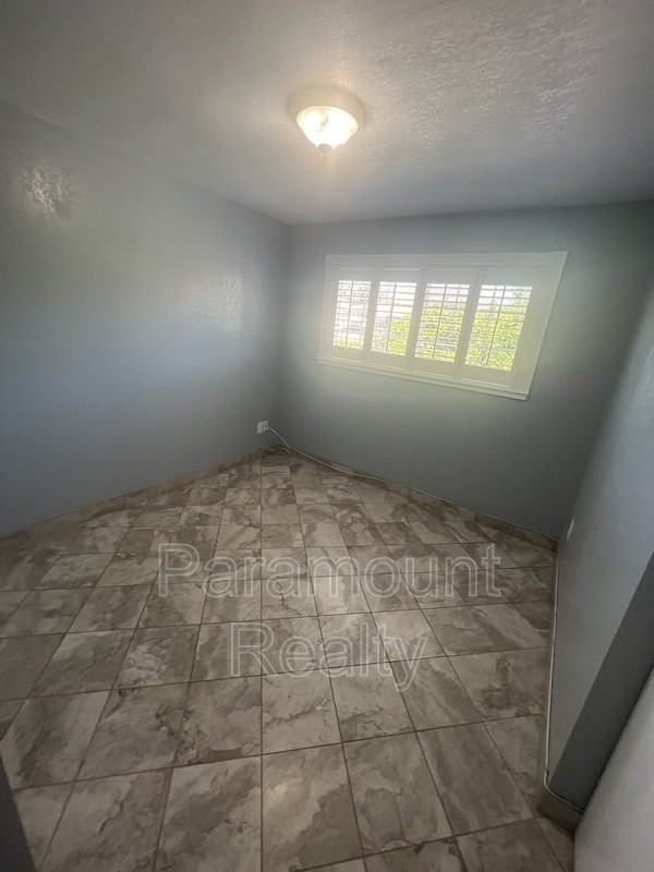 974 Coral Dr - Photo 7 of 33