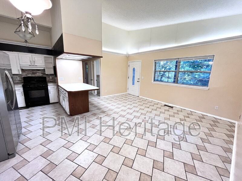 44 Billingsley Dr - Photo 4 of 18