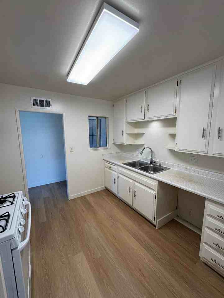 501 S Q St - Photo 3 of 17