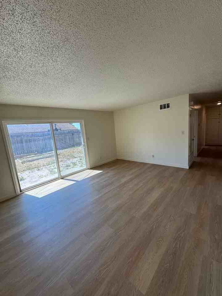 501 S Q St - Photo 6 of 17