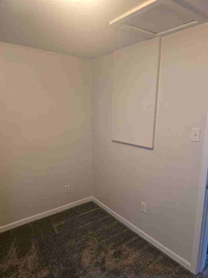 324 S Oil Ave - Photo 5 of 14