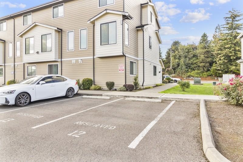 2309 Allenmore Brownstonesstate Street - Photo 3 of 13