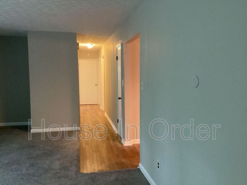 24 Glen Cove Rd - Photo 7 of 20