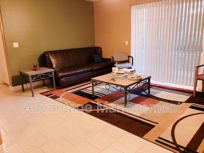 1268 Wn St. #3 - Photo 3 of 8