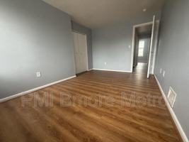 featured image of 922 W Lombard St