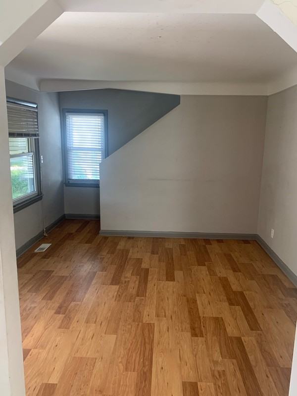 24528 Grove Ave - Photo 3 of 13