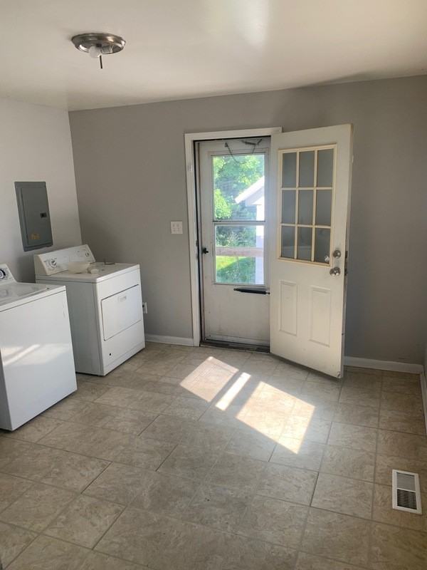 24528 Grove Ave - Photo 7 of 13