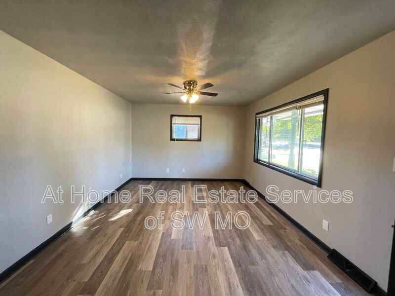 2151 S Fairway Ave - Photo 2 of 7