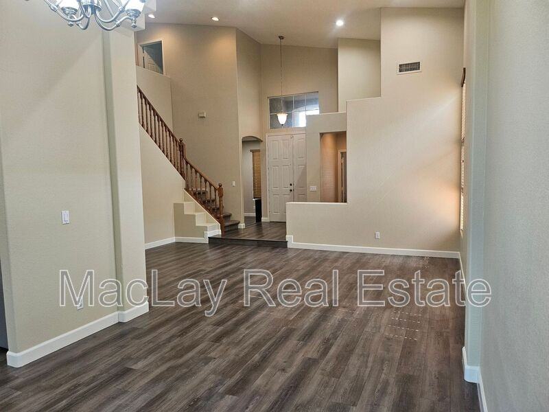 2711 W Megan St - Photo 3 of 30