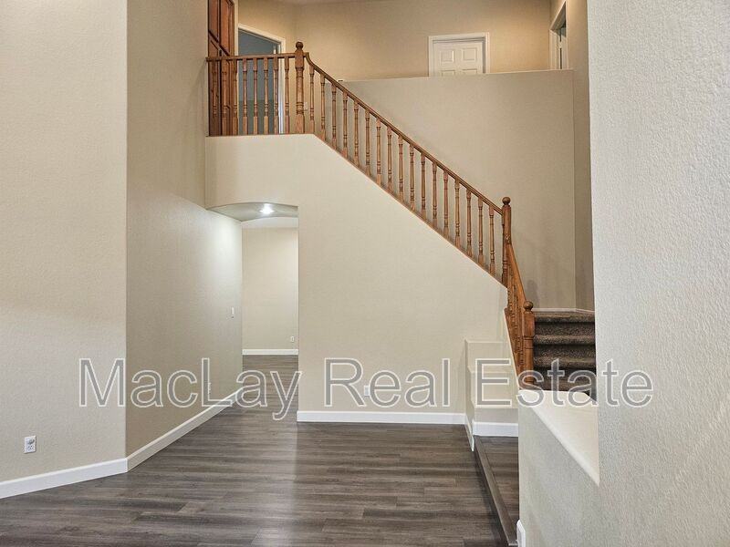 2711 W Megan St - Photo 4 of 30