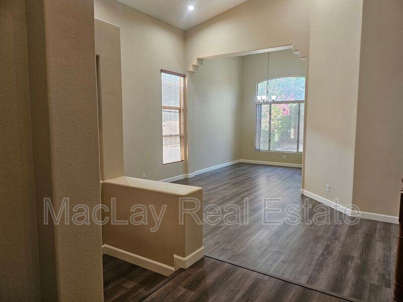 2711 W Megan St - Photo 5 of 30
