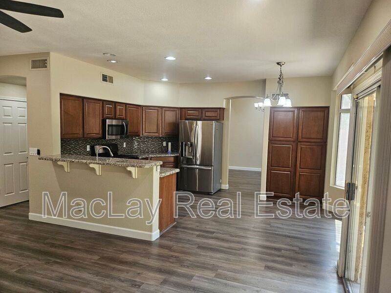 2711 W Megan St - Photo 7 of 30