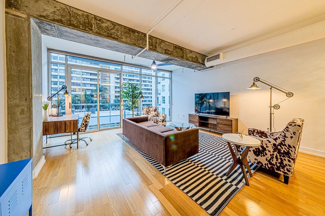 645 W 9Th St - Photo 2 of 13