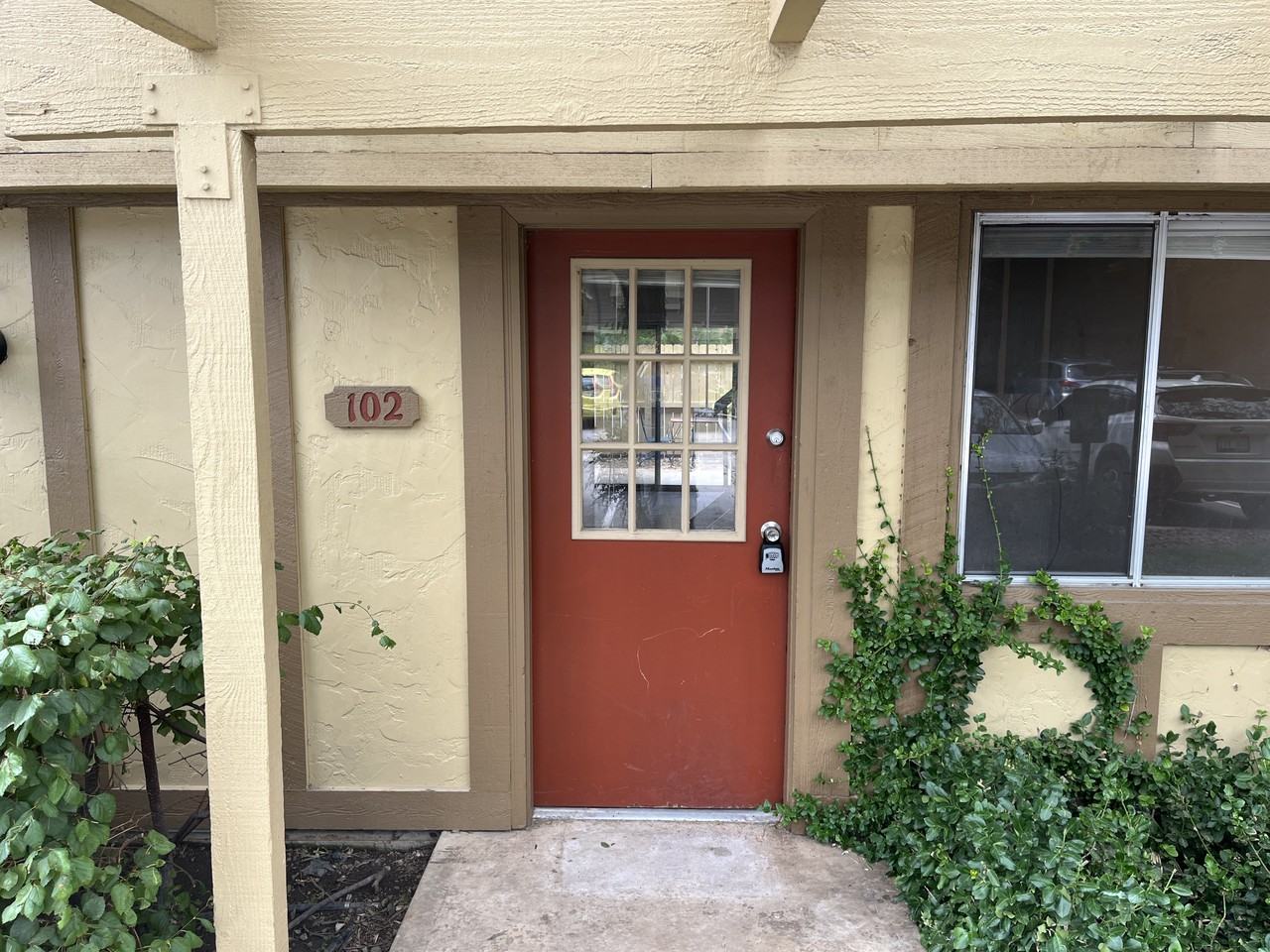 3293 Madison Ave #S102