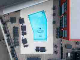 featured image of 301 Dickenson St