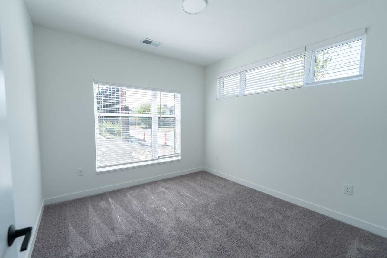 1460 Grant - Photo 5 of 23