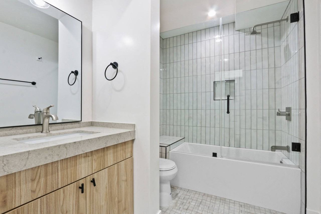1264 N Sweetzer - Photo 4 of 9