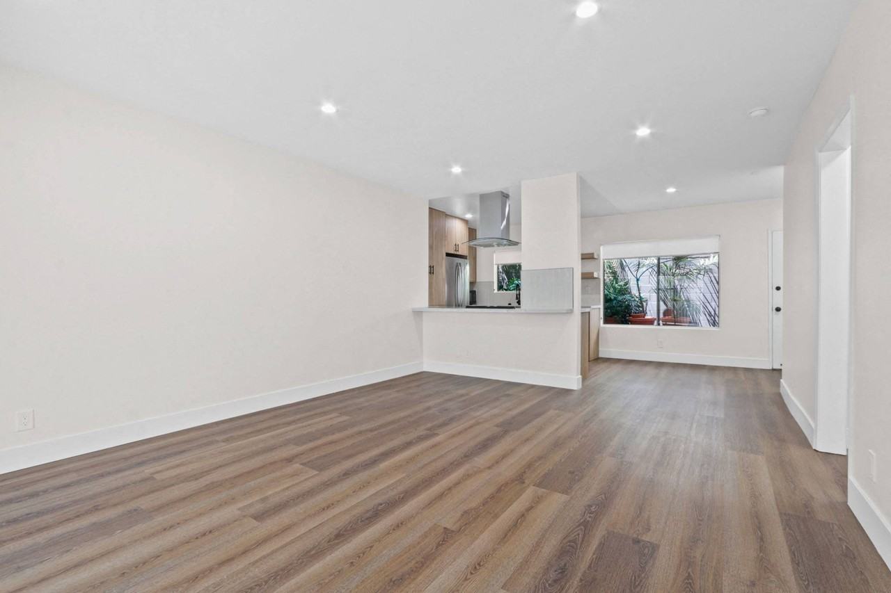 1264 N Sweetzer - Photo 5 of 9