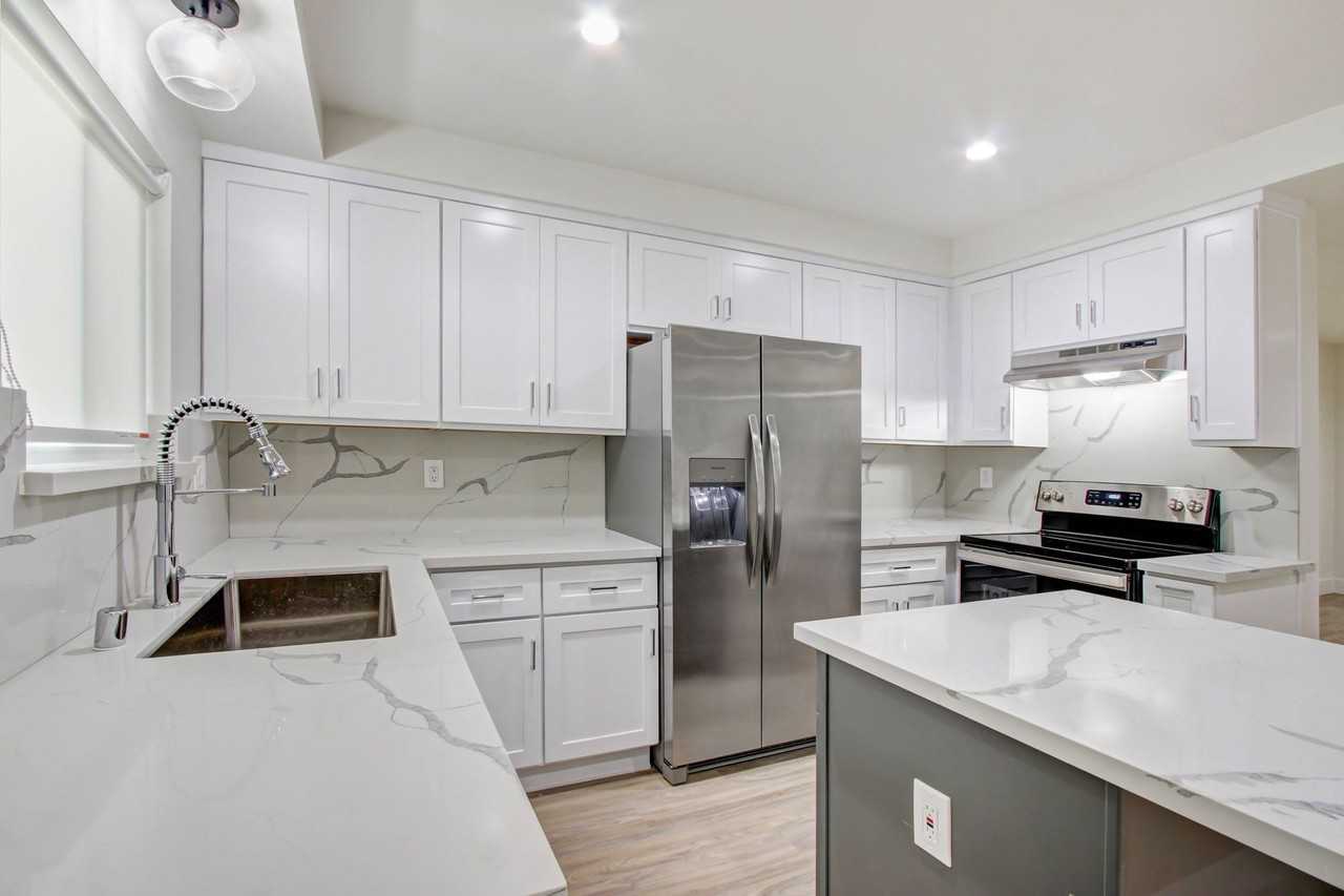 1442 Brockton - Photo 2 of 13