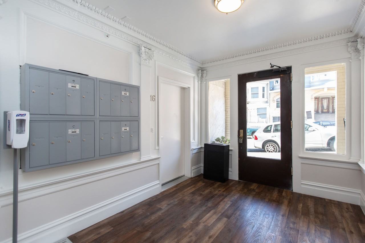 1445 Mason - Photo 3 of 4