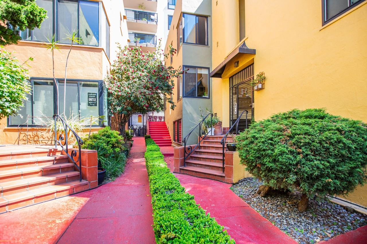 226 Orange - Photo 2 of 33