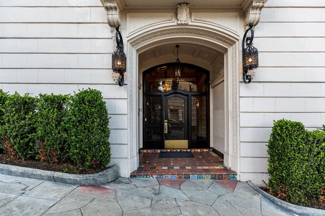 2355 Leavenworth - Photo 2 of 22