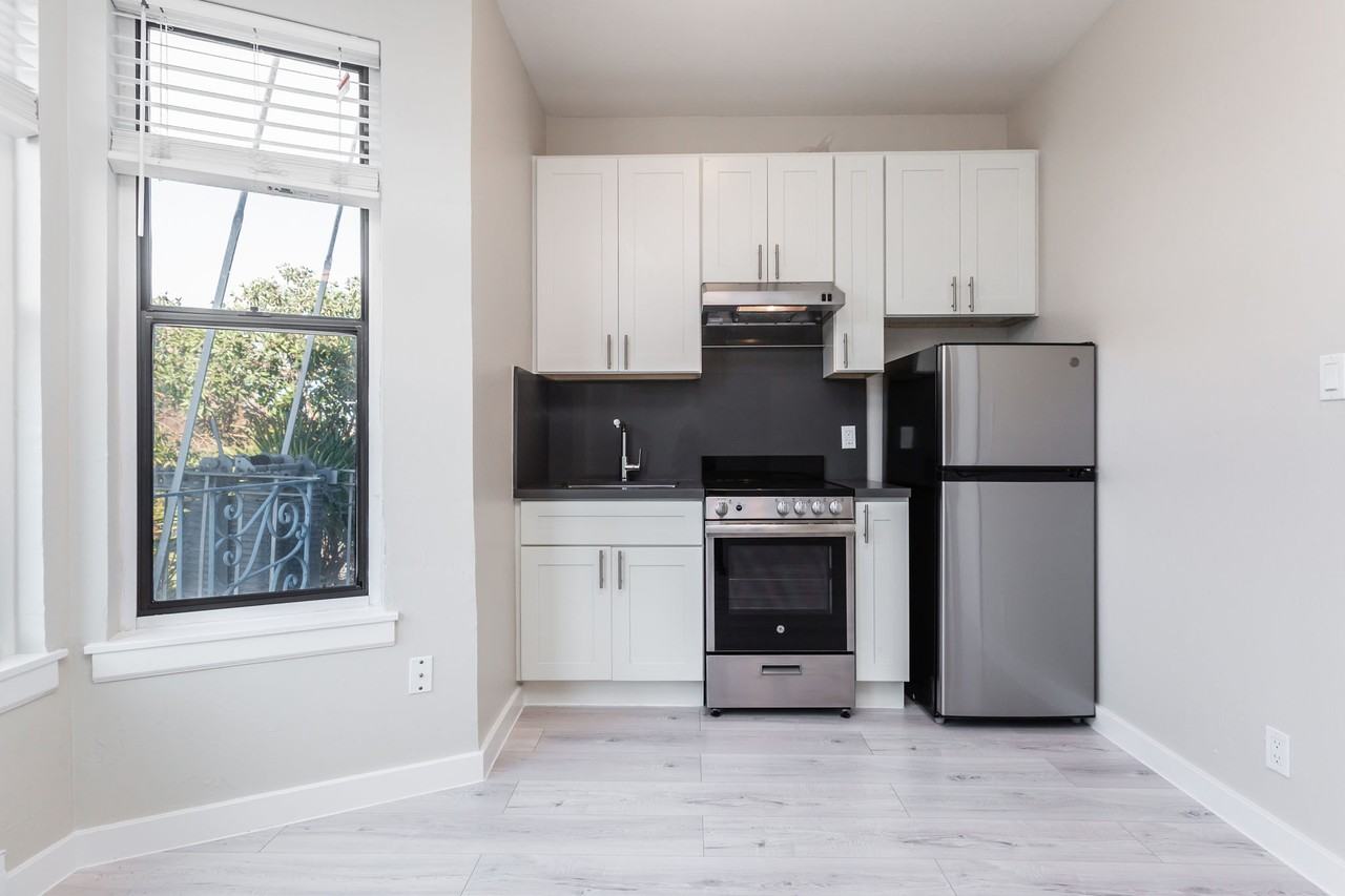 2385 Folsom - Photo 7 of 29