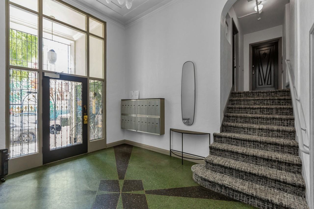 255 Steiner - Photo 3 of 4