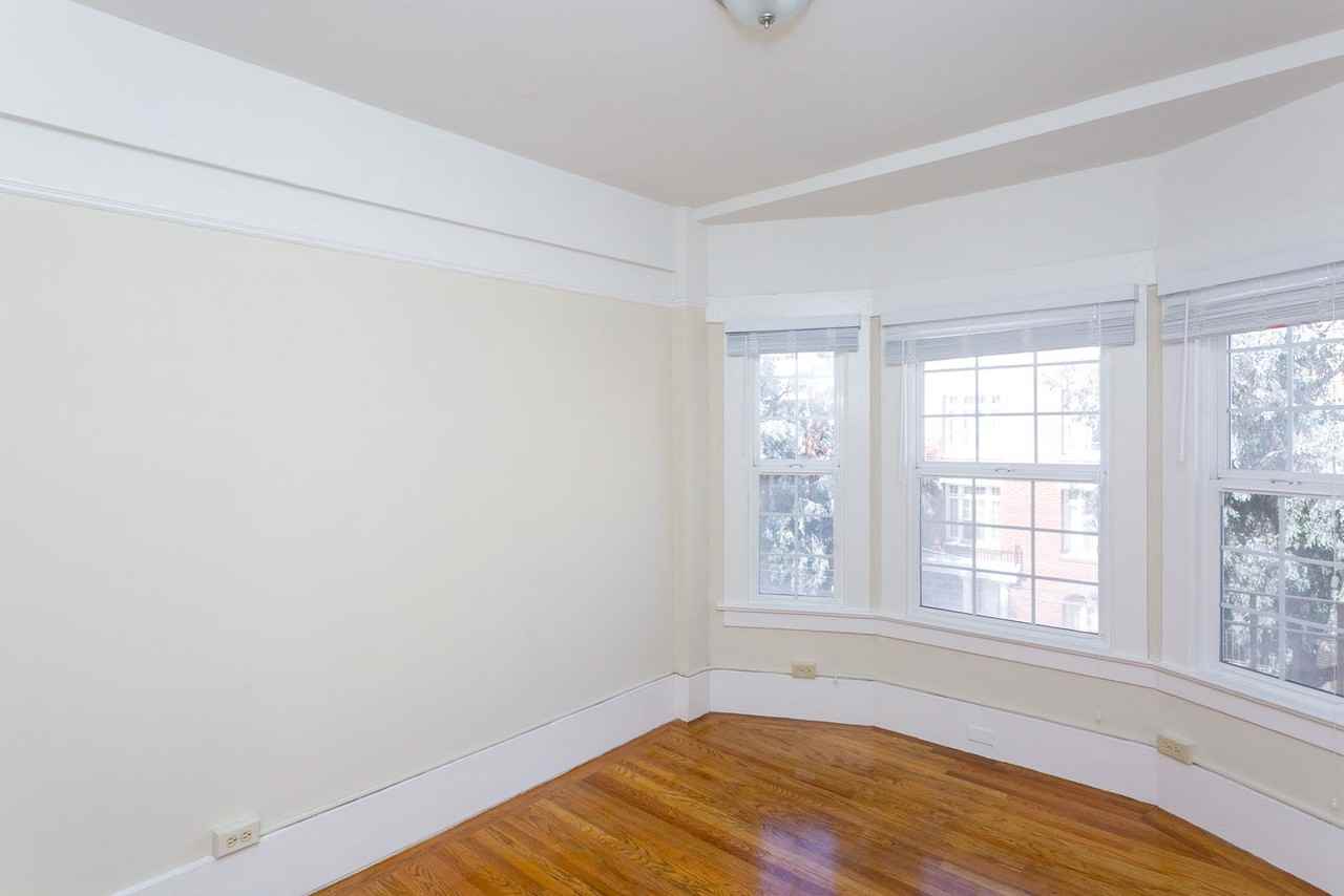 1025 Post - Photo 2 of 50