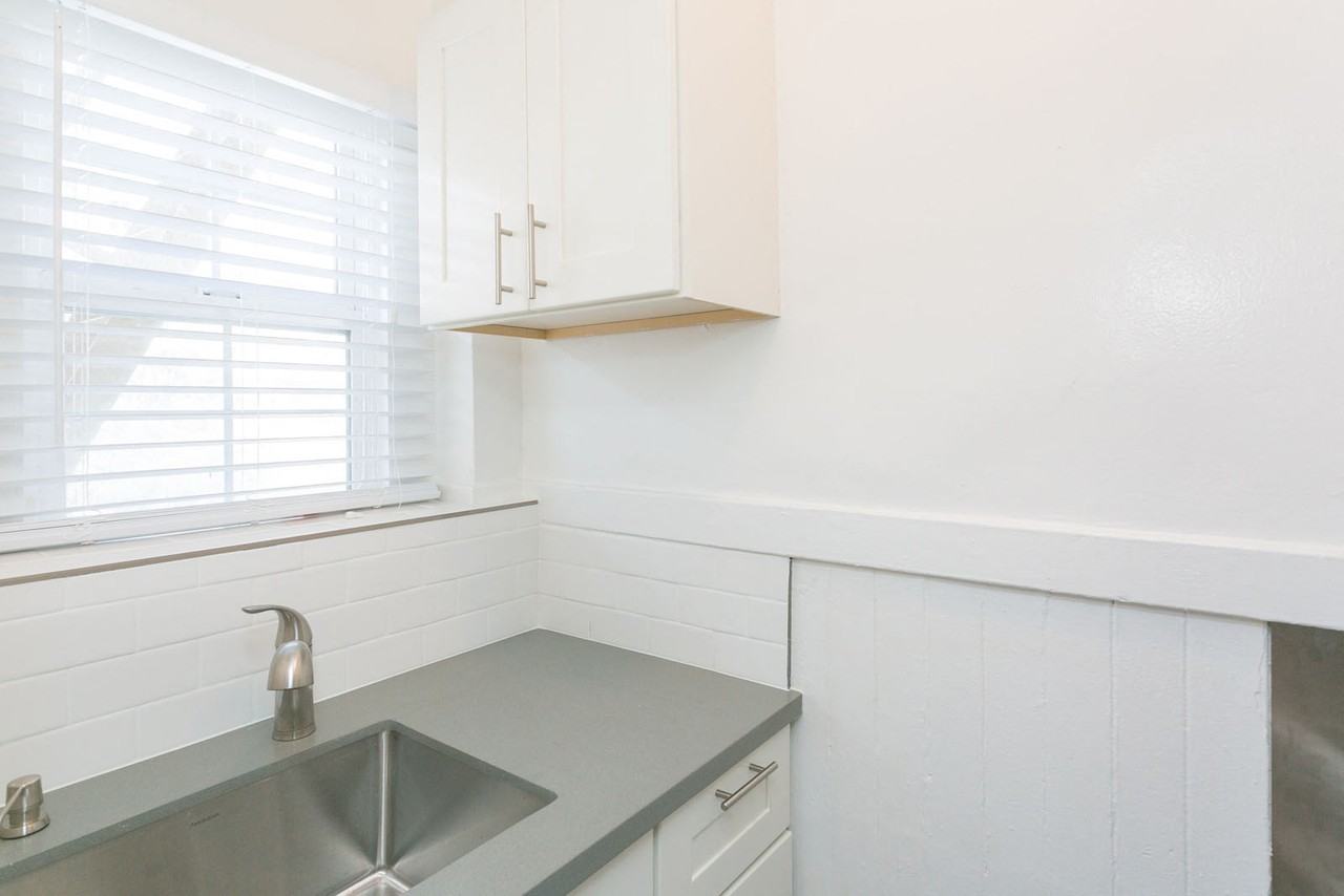 1025 Post - Photo 5 of 50