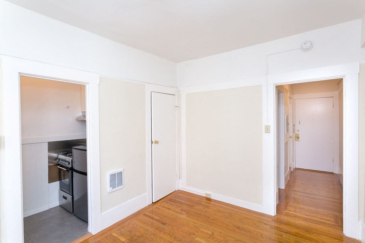 1025 Post - Photo 7 of 50