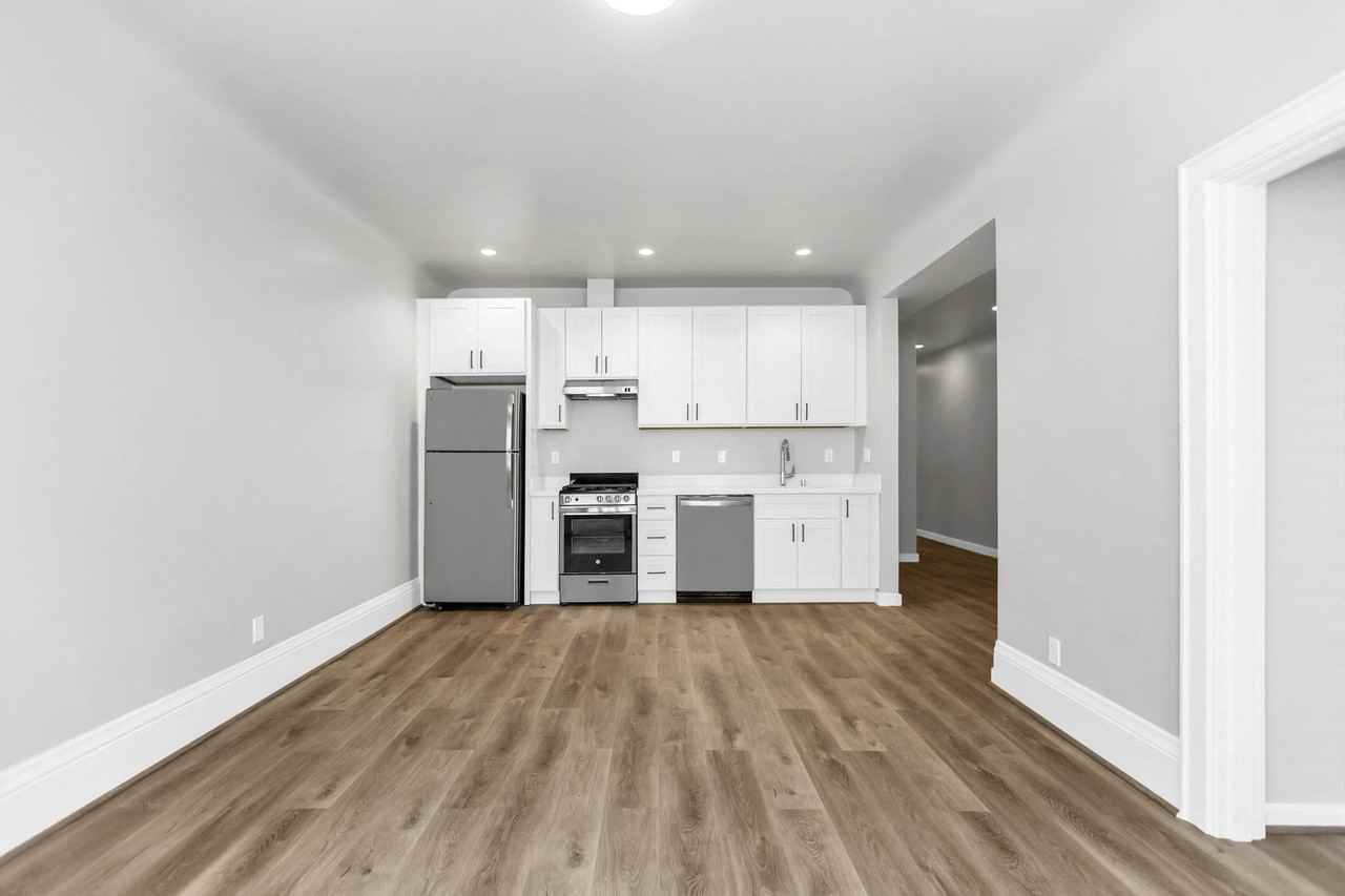 2955 Van Ness - Photo 7 of 20
