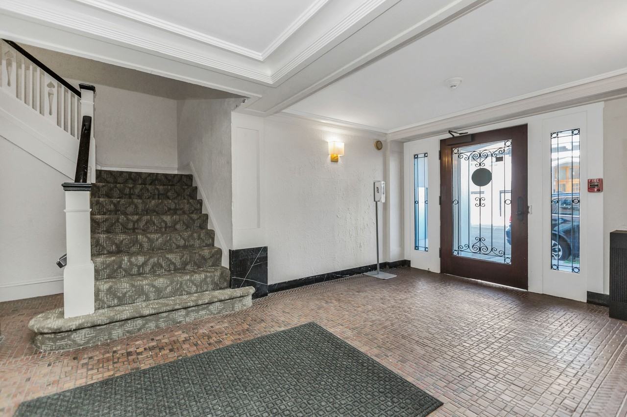 3150 Franklin - Photo 3 of 17