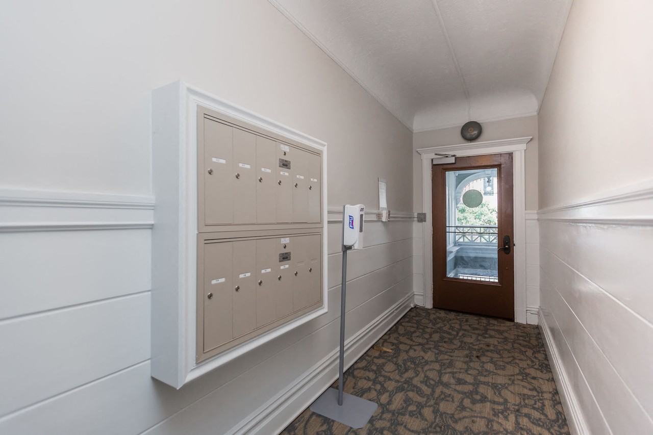 409 Laguna - Photo 3 of 4